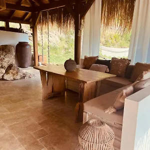 Appartement Cocotier, Elegant T3 Avec Jardin Tropical, Sainte-Anne